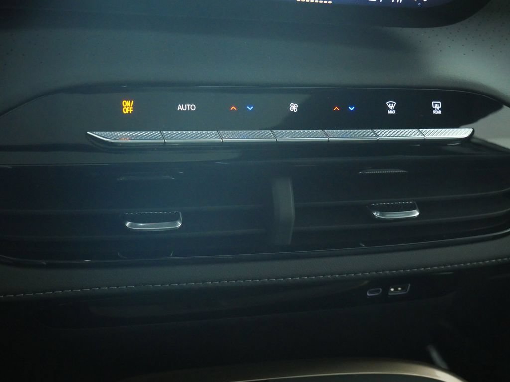 New 2026 Buick Enclave Avenir w/ Super Cruise Package AWD/4WD image 22