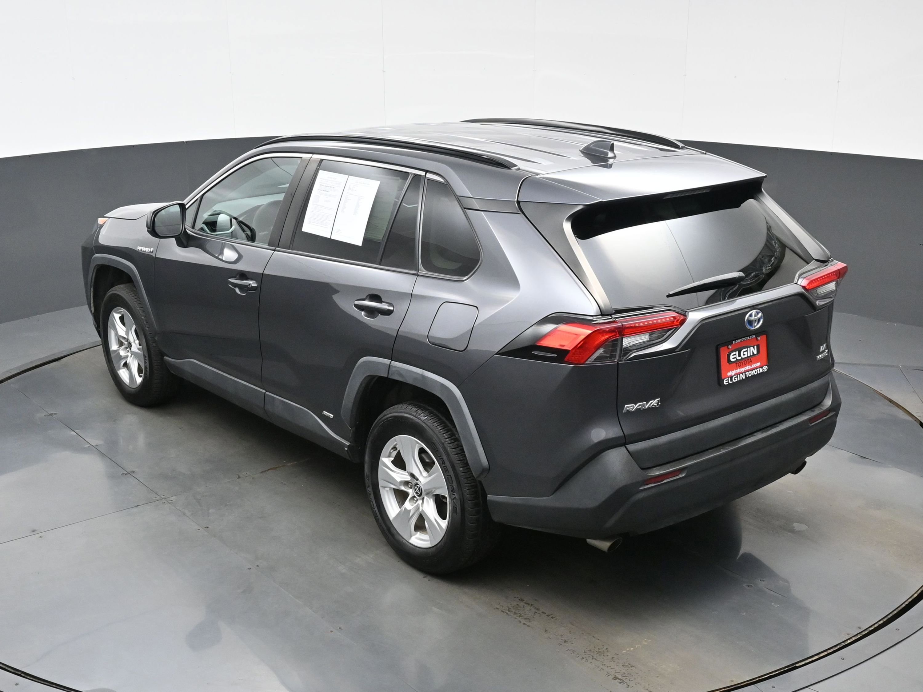 Used 2021 Toyota RAV4 LE AWD/4WD image 36