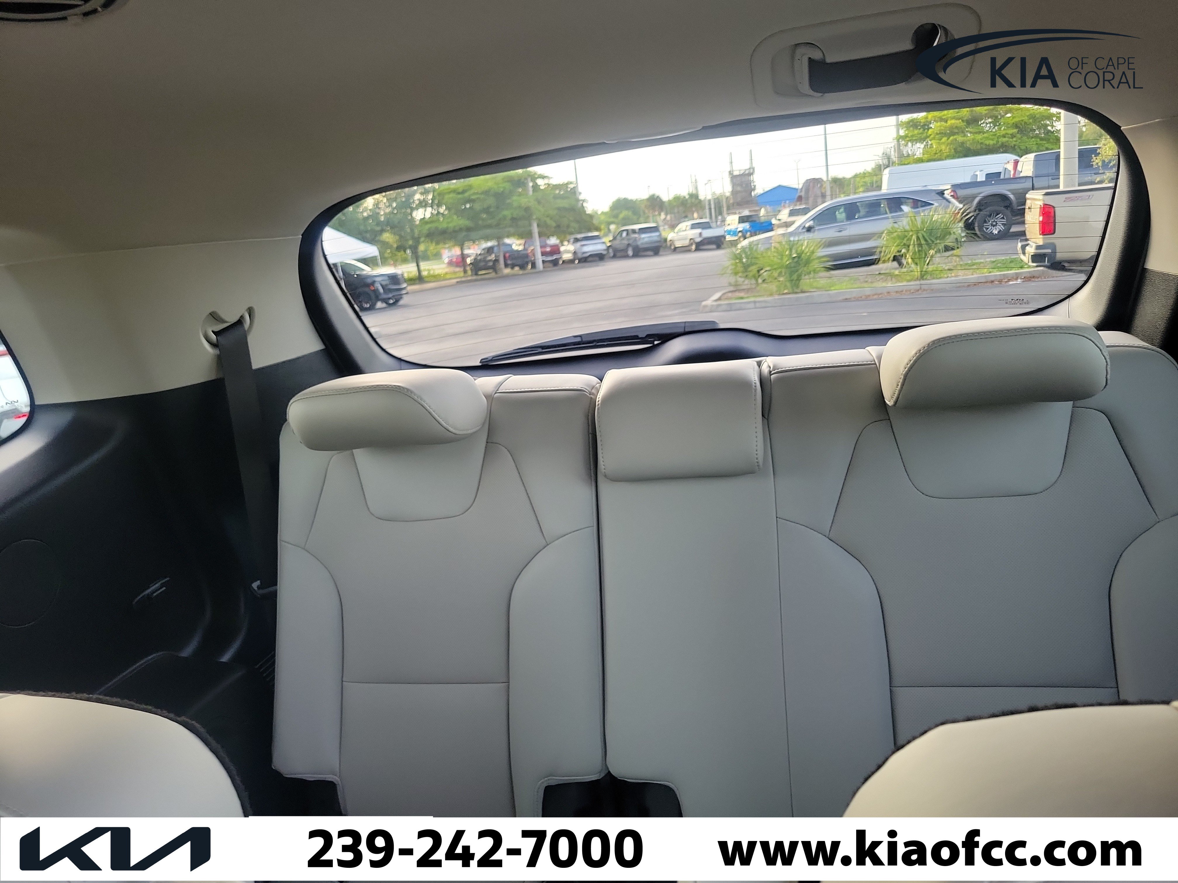 Certified 2025 Kia Telluride S FWD image 16
