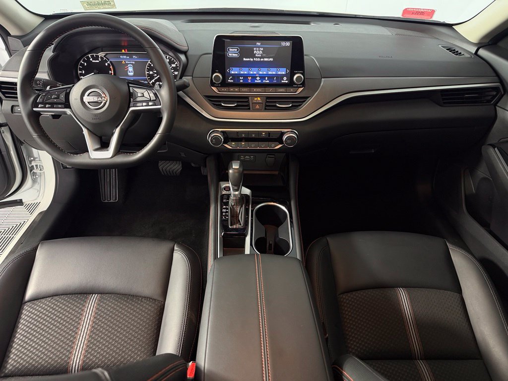 Used 2025 Nissan Altima 2.5 SR FWD image 14
