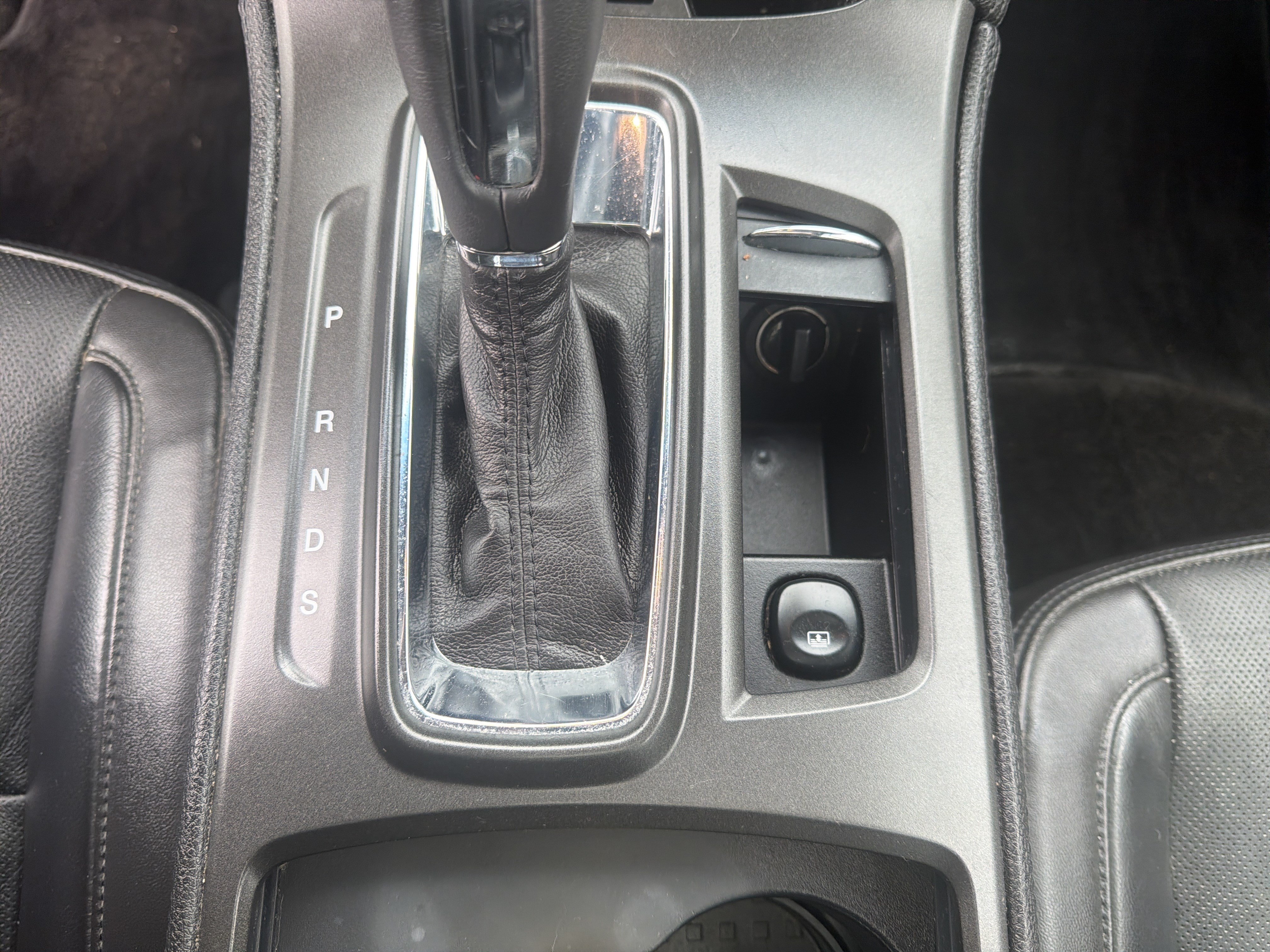 Used 2013 Lincoln MKS AWD image 37
