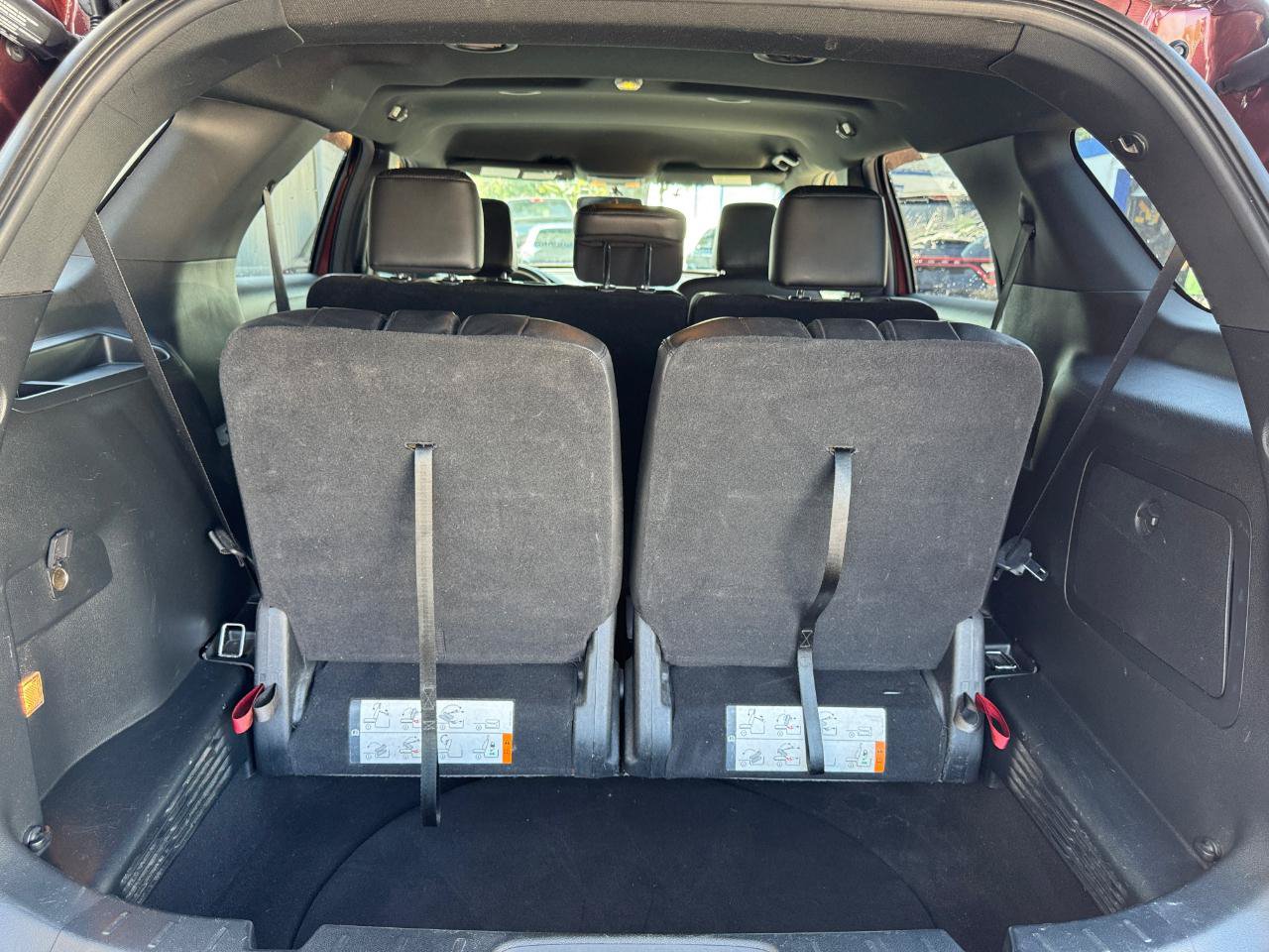 Used 2018 Ford Explorer XLT w/ Equipment Group 202A AWD/4WD image 15