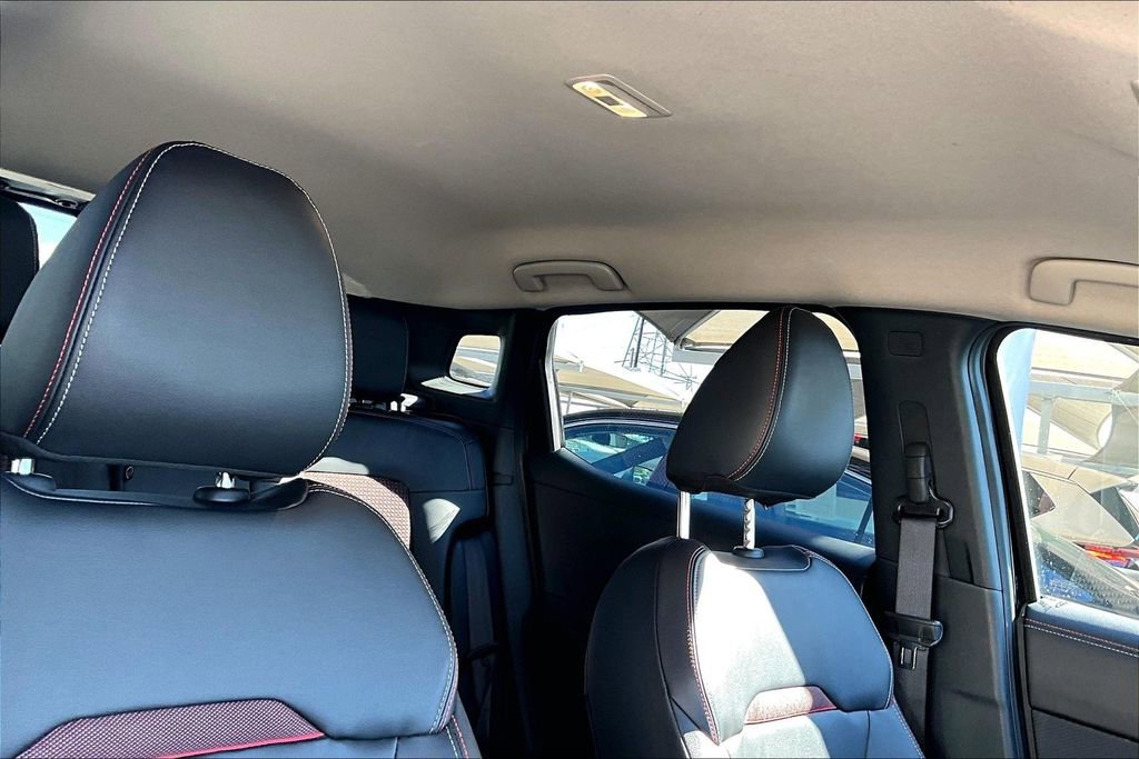 Used 2025 Nissan Kicks SR image 17