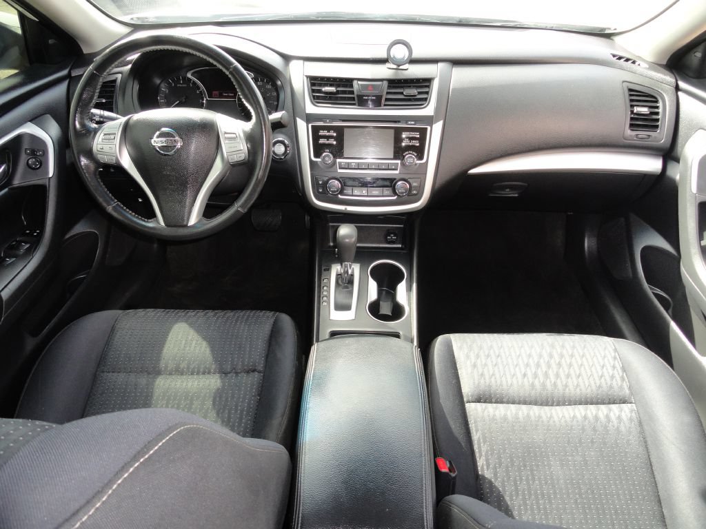 Used 2017 Nissan Altima 2.5 SV FWD image 6