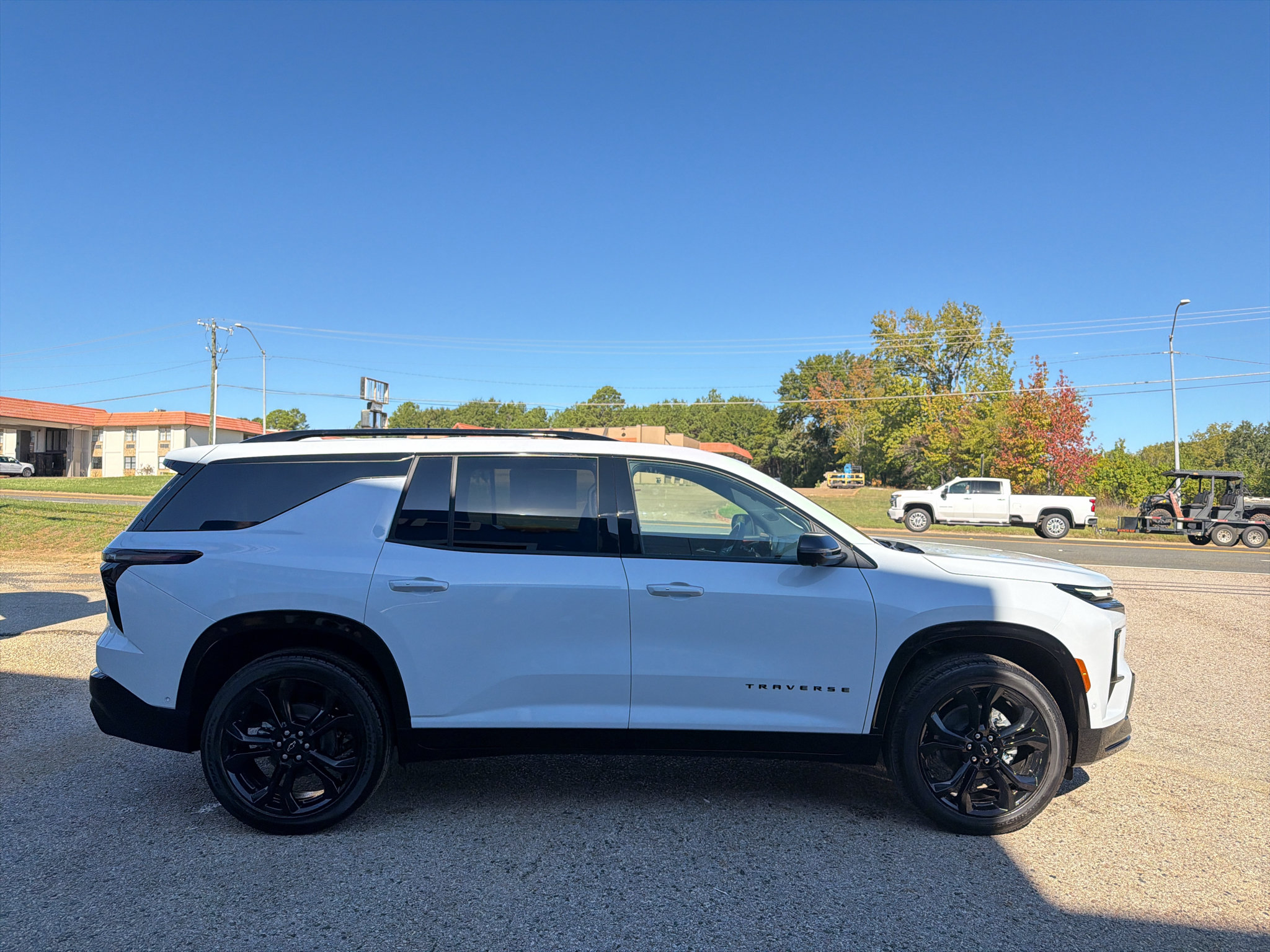 New 2027 Chevrolet Traverse RS w/ LPO, Floor Liner Package FWD image 16