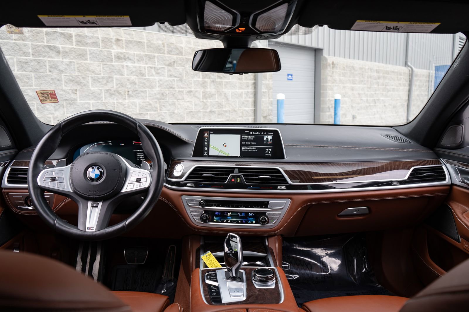 Used 2022 BMW 750i xDrive w/ Autobahn Package image 32