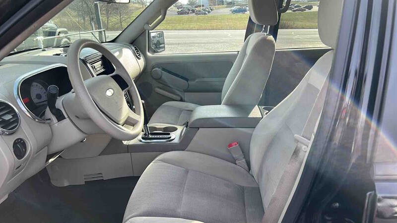 Used 2007 Ford Explorer Sport Trac XLT image 17