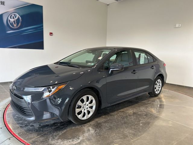 Used 2023 Toyota Corolla LE FWD image 2