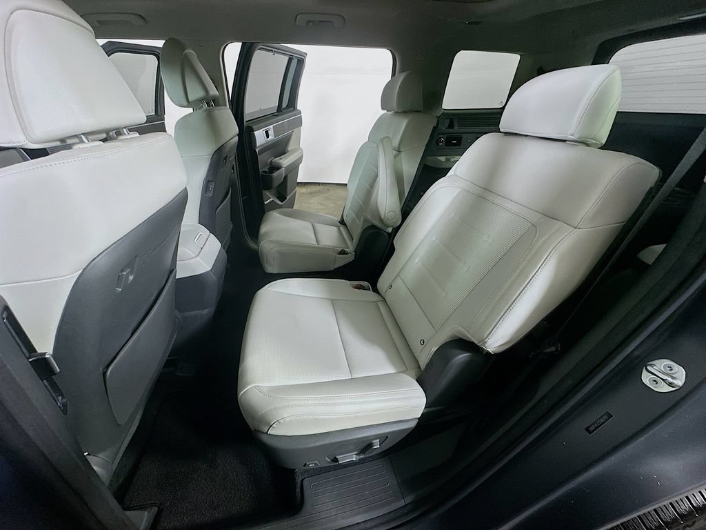 Used 2025 Hyundai Santa Fe Calligraphy FWD image 12