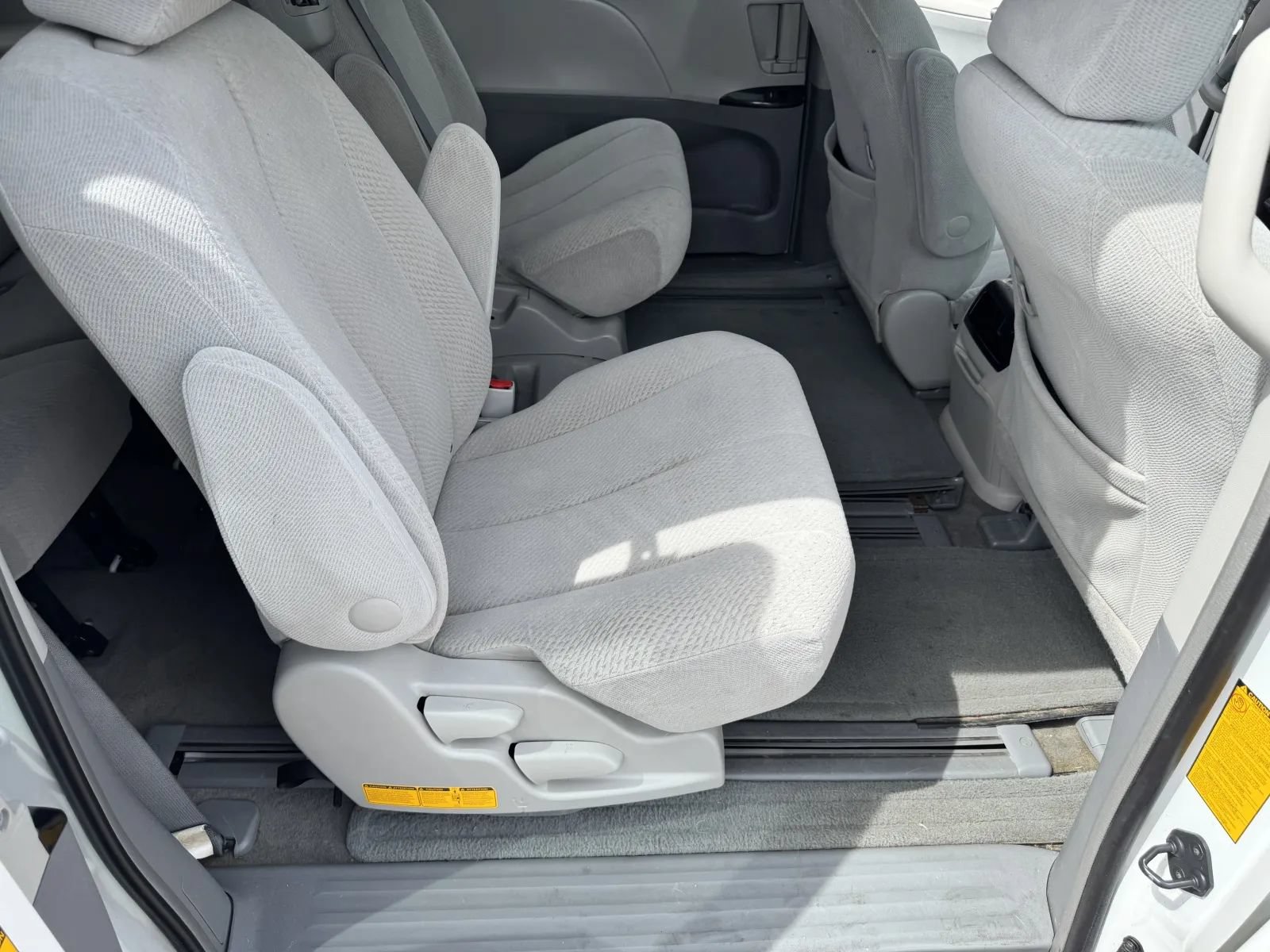 Used 2013 Toyota Sienna LE w/ Towing Pkg FWD image 34