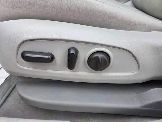 Used 2021 GMC Acadia SLT w/ Technology Package image 16