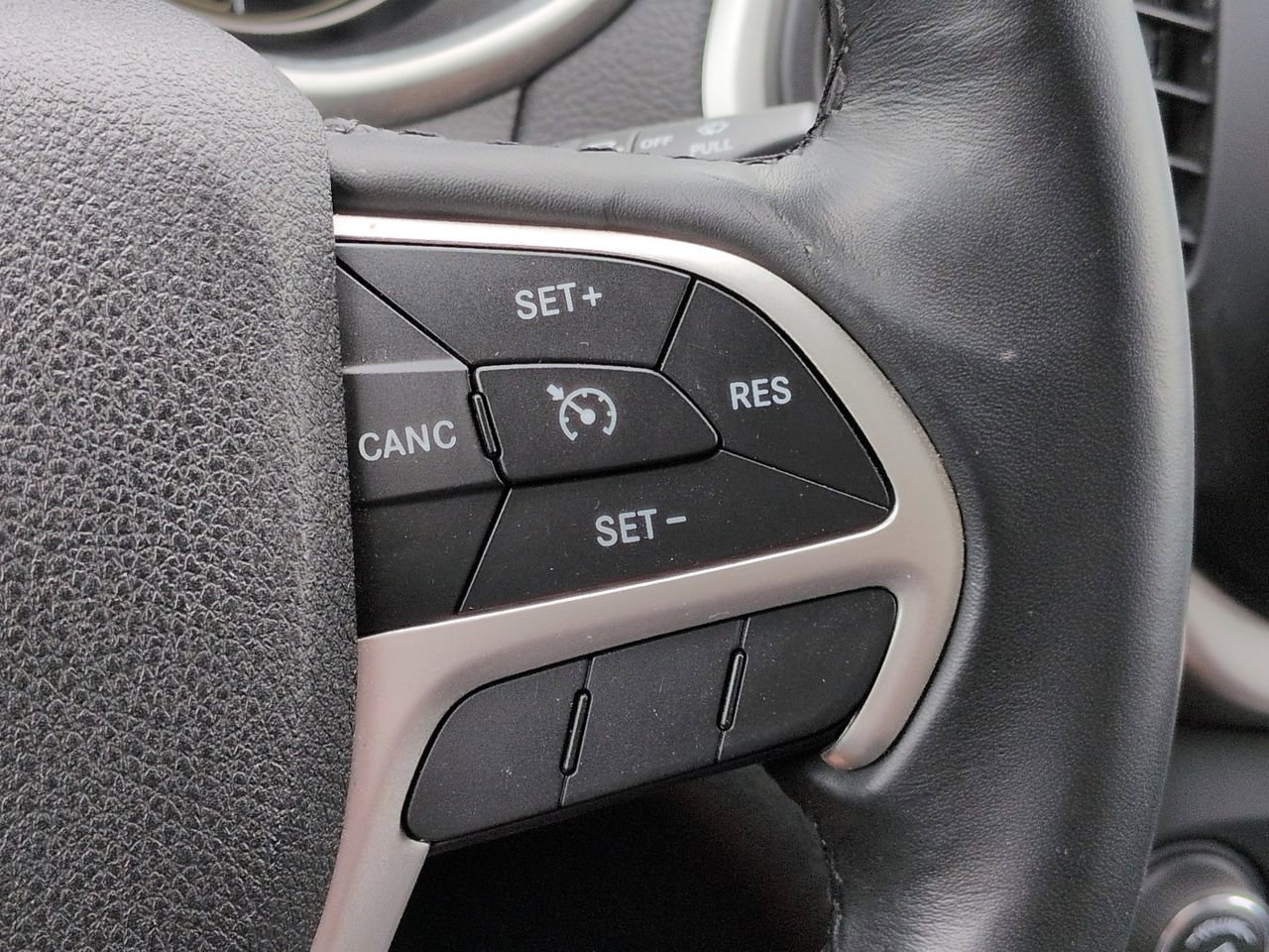 Used 2016 Jeep Cherokee Trailhawk w/ Comfort/Convenience Group AWD/4WD image 27
