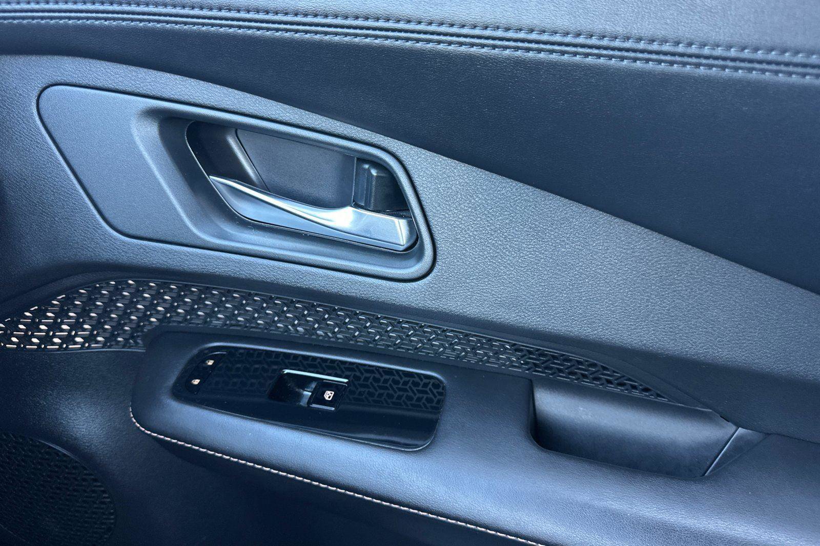 Used 2023 Nissan Ariya AWD image 19