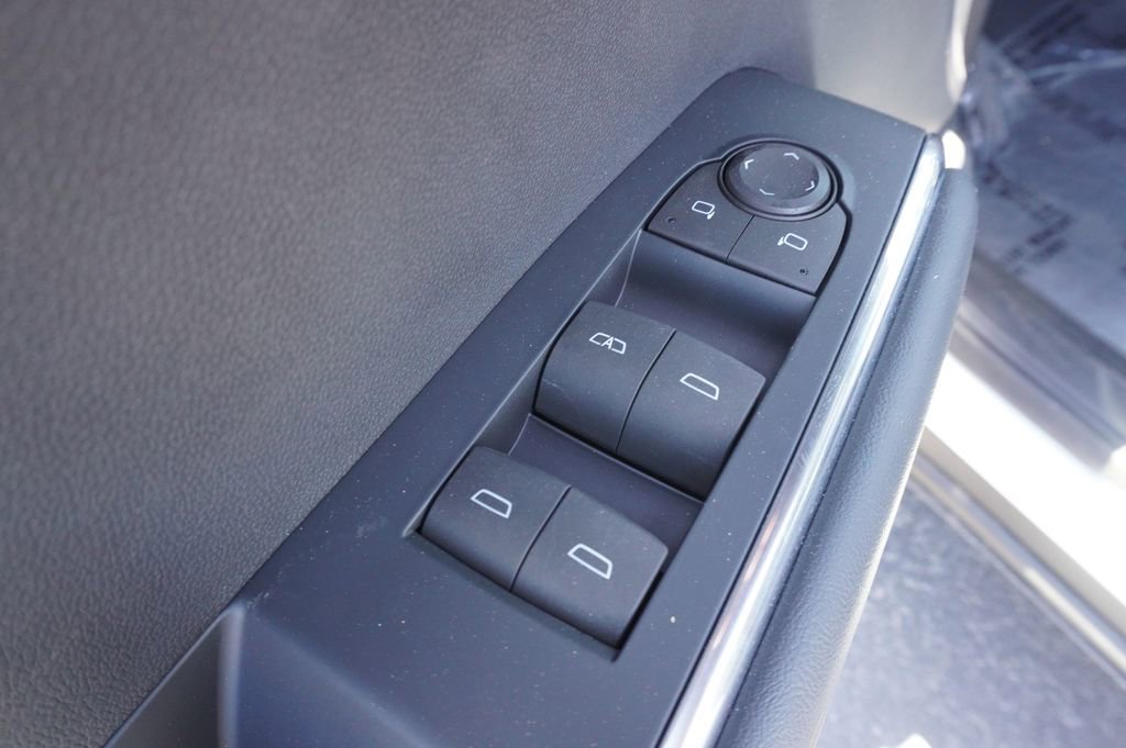 New 2025 GMC Acadia Elevation image 16