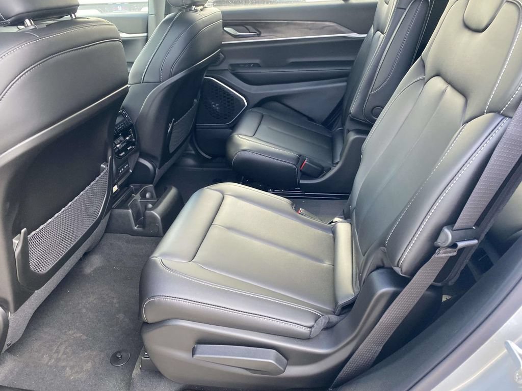 New 2026 Jeep Grand Cherokee L Limited w/ Limited Altitude Package RWD image 9