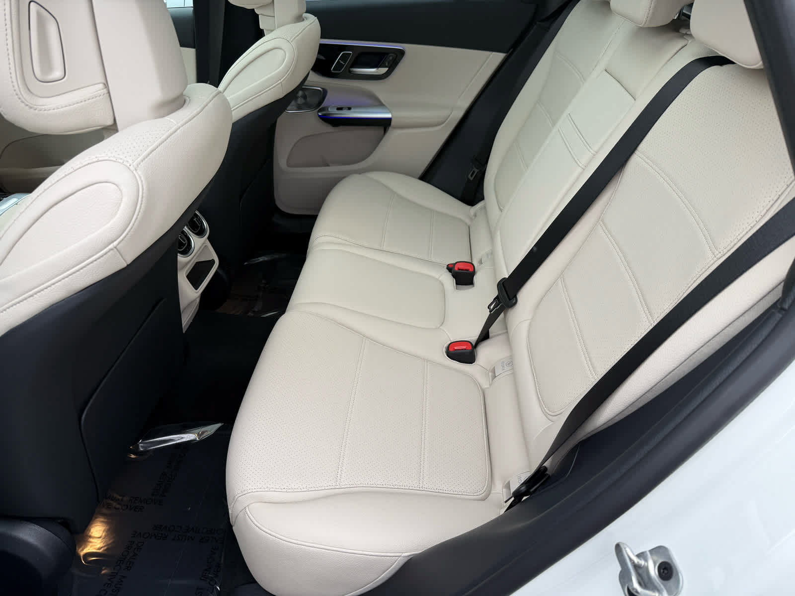 Used 2026 Mercedes-Benz GLC 300 4MATIC image 11