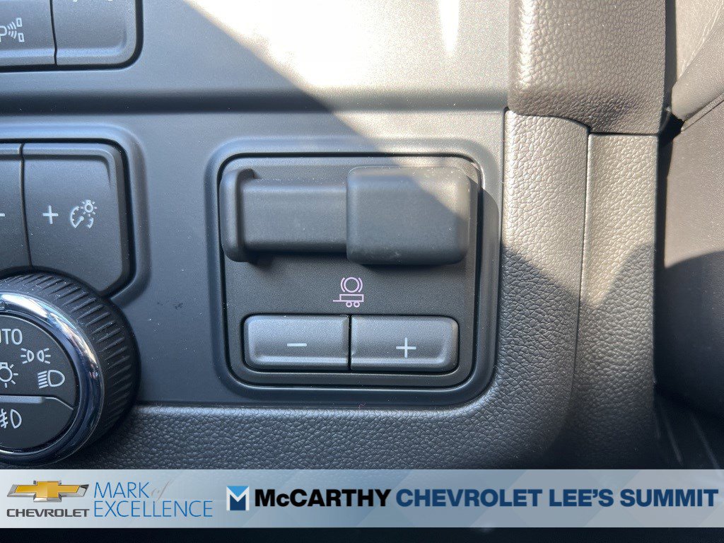 New 2026 Chevrolet Suburban Premier image 33