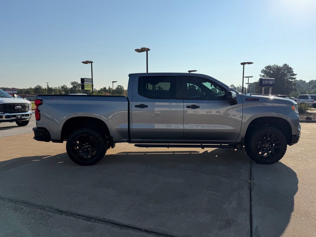 Used 2023 Chevrolet Silverado 1500 LT Trail Boss w/ LT Trail Boss Premium Package AWD/4WD image 9