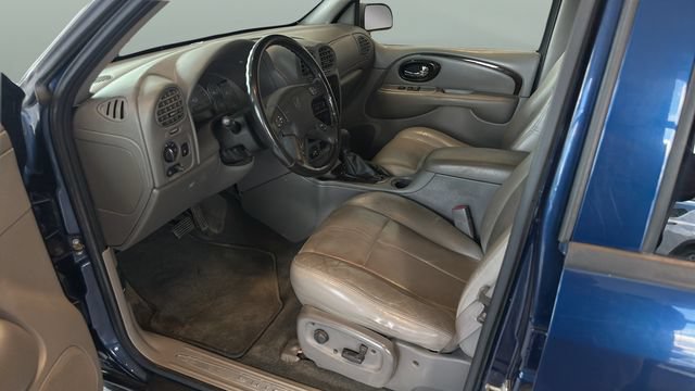 Used 2004 Buick Rainier CXL w/ Convenience Package AWD/4WD image 7