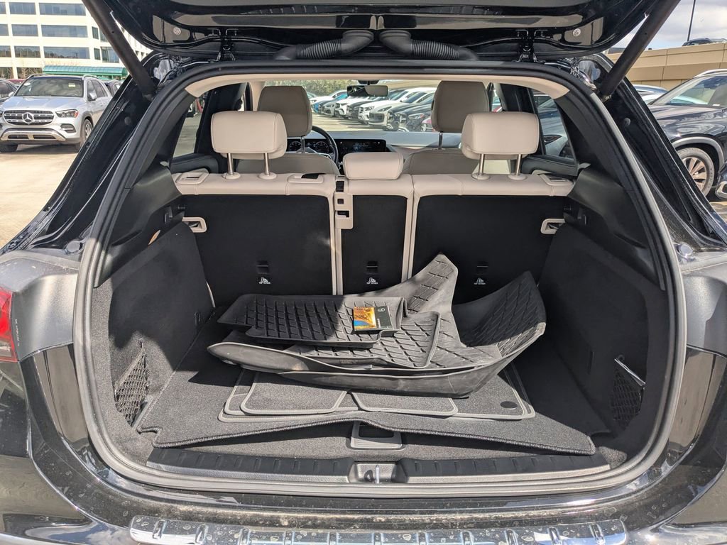 Certified 2023 Mercedes-Benz GLA 250 w/ Premium Package image 24