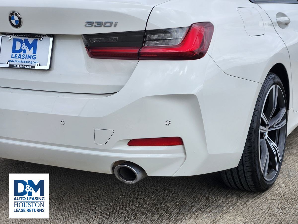 Used 2023 BMW 330i Sedan w/ Premium Package image 14