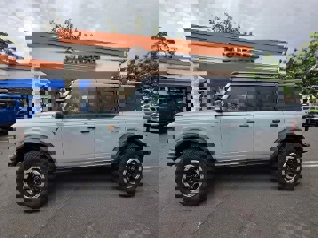 Used 2022 Ford Bronco Badlands image 2