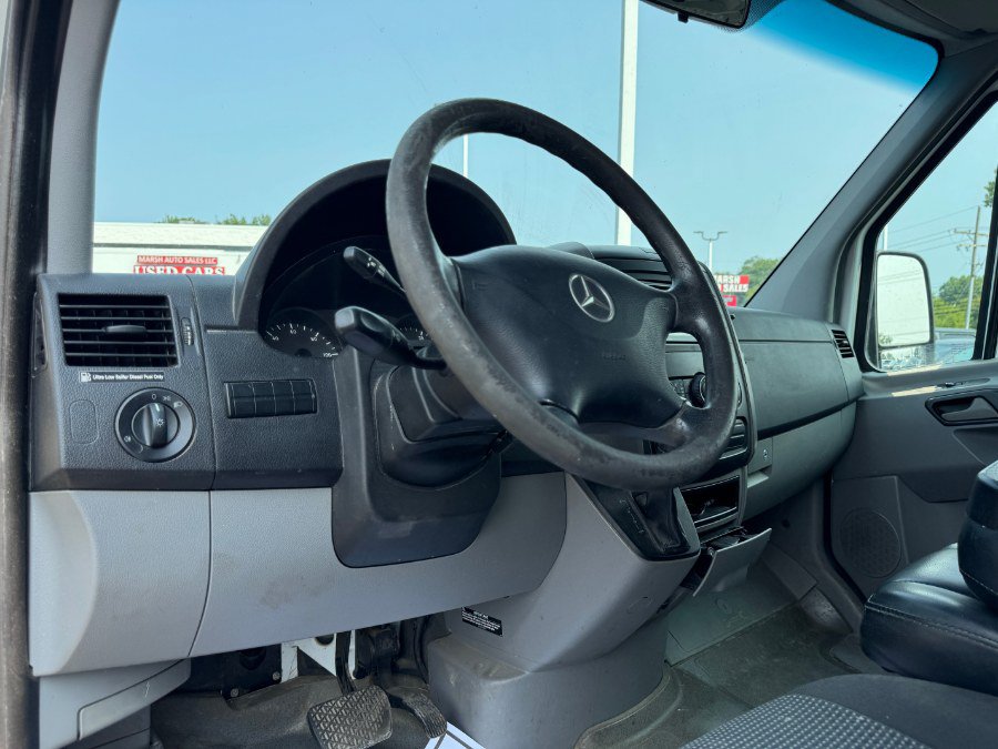Used 2010 Mercedes-Benz Sprinter 2500 image 14