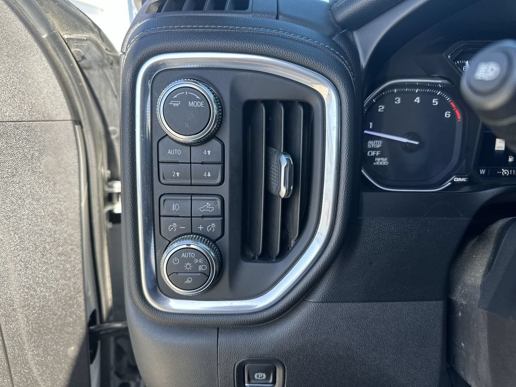 Used 2021 GMC Sierra 1500 SLT w/ SLT Premium Plus Package AWD/4WD image 18