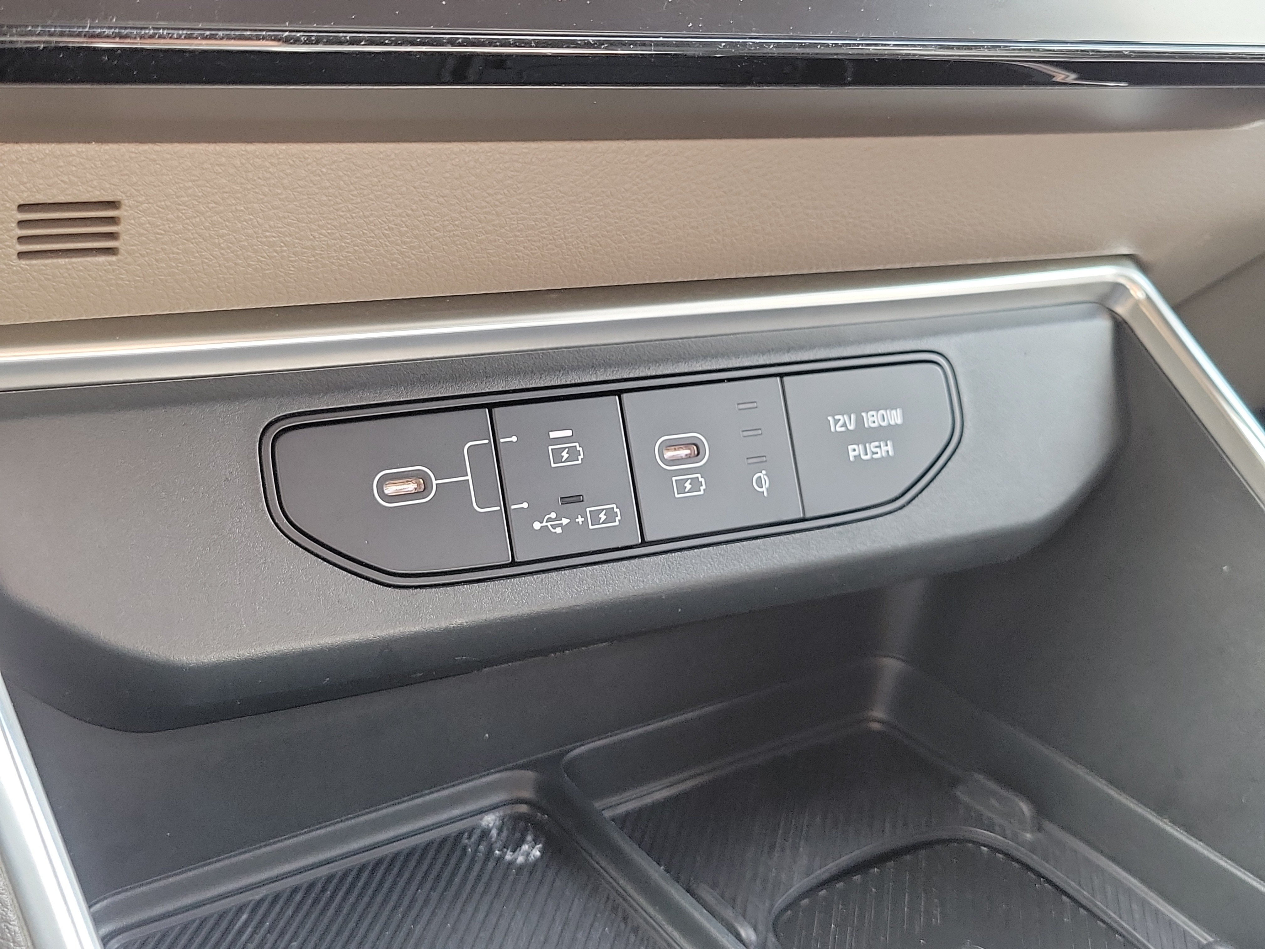 Certified 2025 Kia Carnival EX FWD image 33