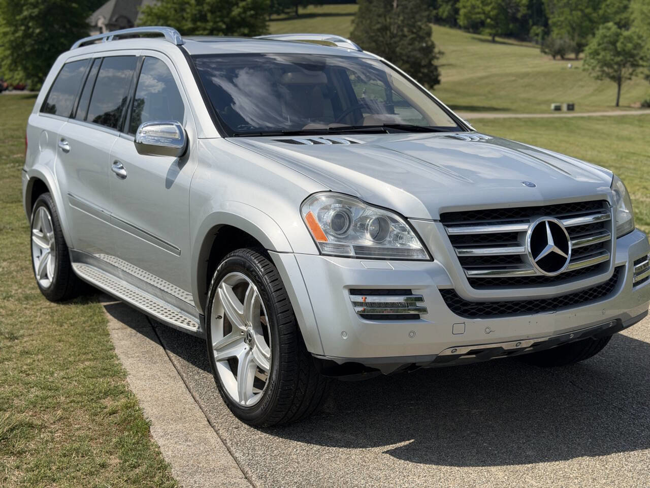 Used 2010 Mercedes-Benz GL 550 4MATIC image 22