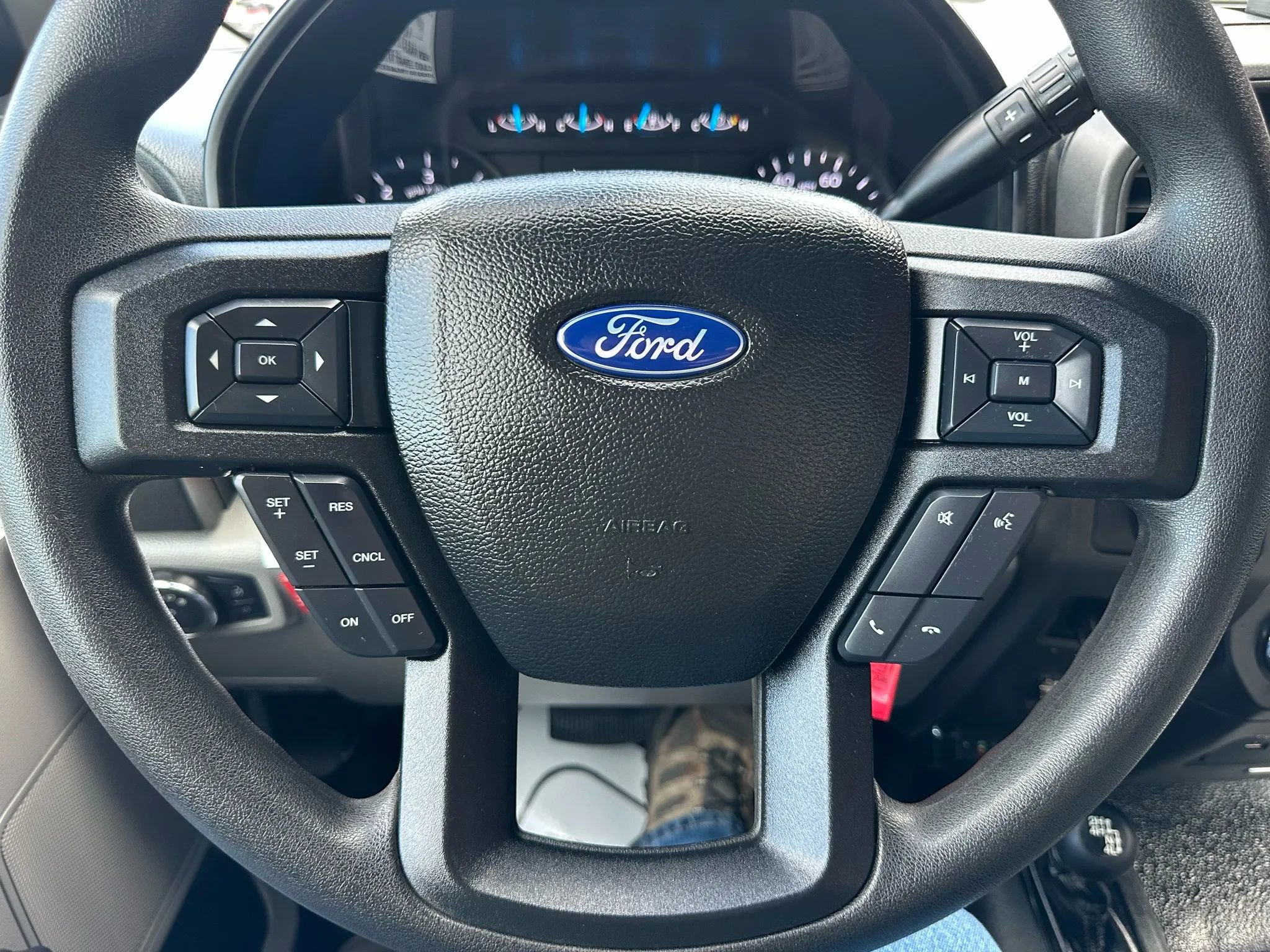 Used 2017 Ford F550 XL 179  W.B. 4D image 7