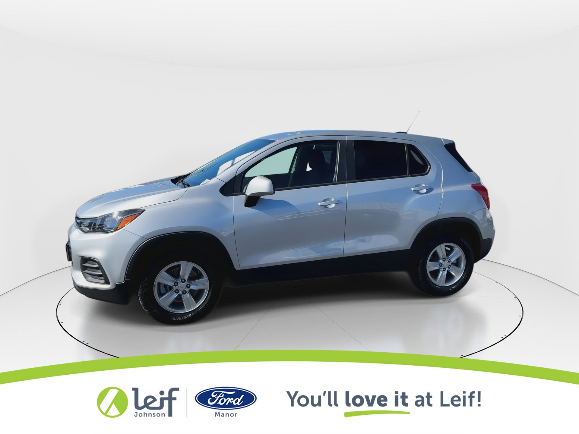 Used 2022 Chevrolet Trax LS w/ Tint and Cruise Package image 4