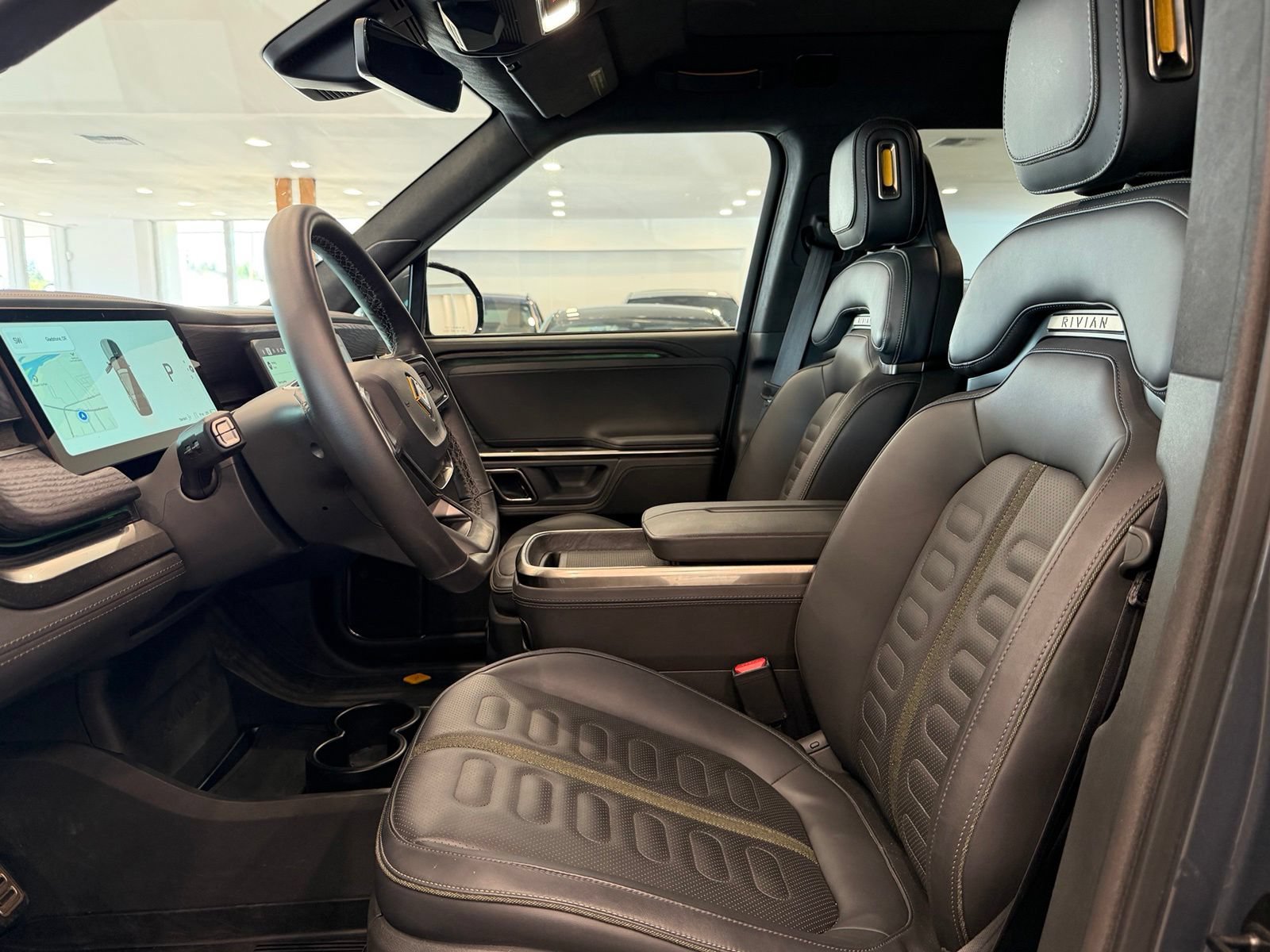 Used 2023 Rivian R1S Adventure AWD/4WD image 7
