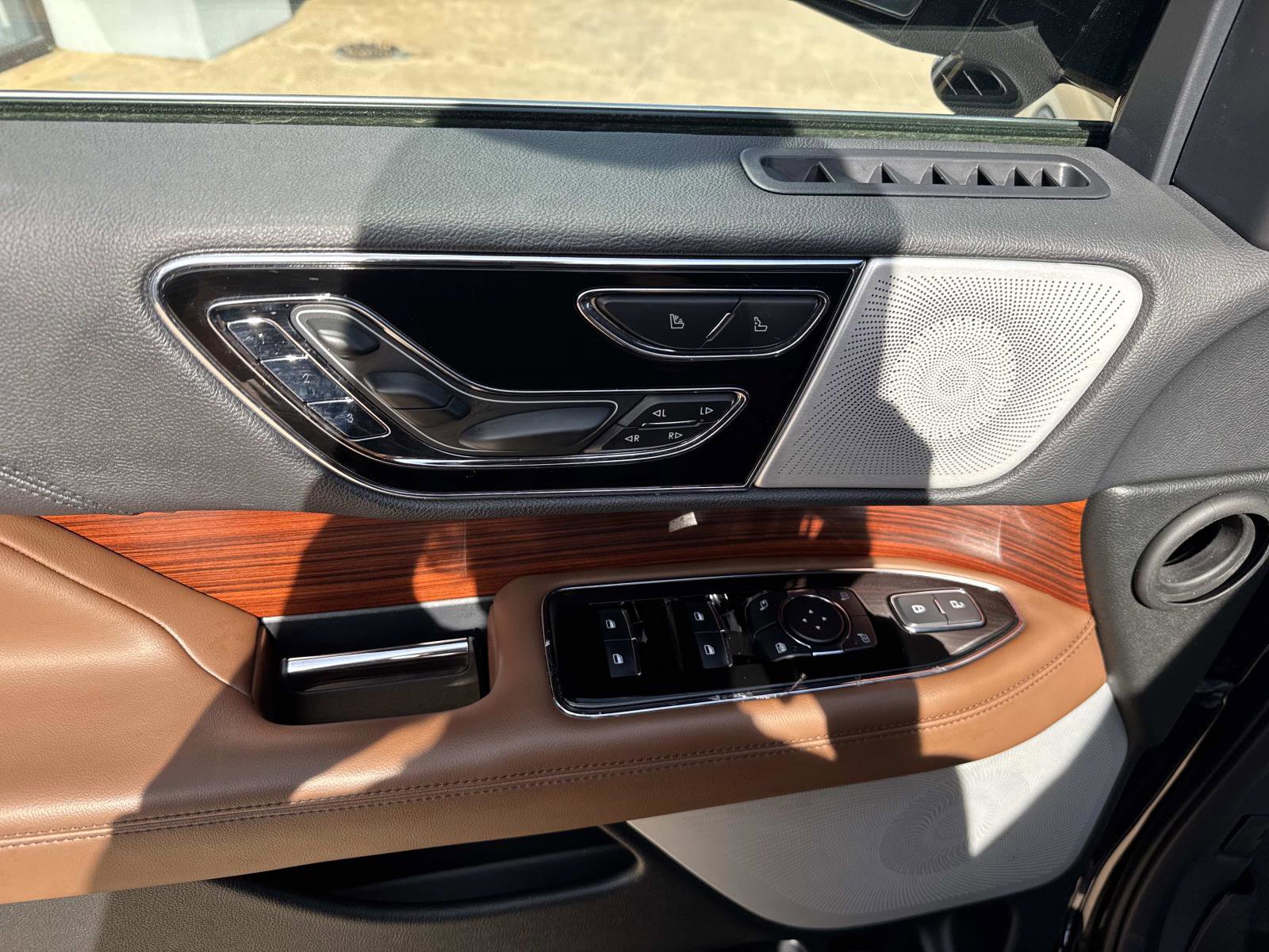 Used 2024 Lincoln Navigator L Reserve image 20