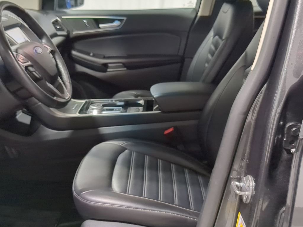 Used 2020 Ford Edge SEL image 29