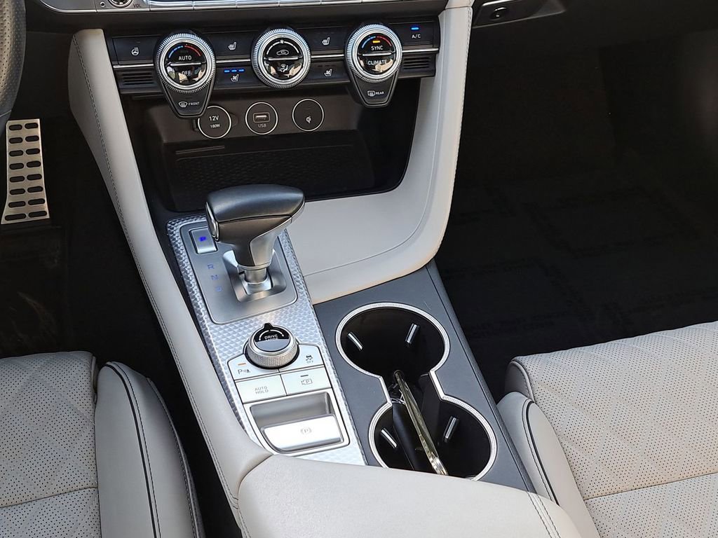 Used 2022 Genesis G70 3.3T image 19