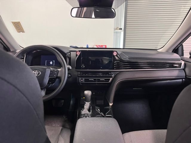 Used 2025 Toyota Camry LE image 20
