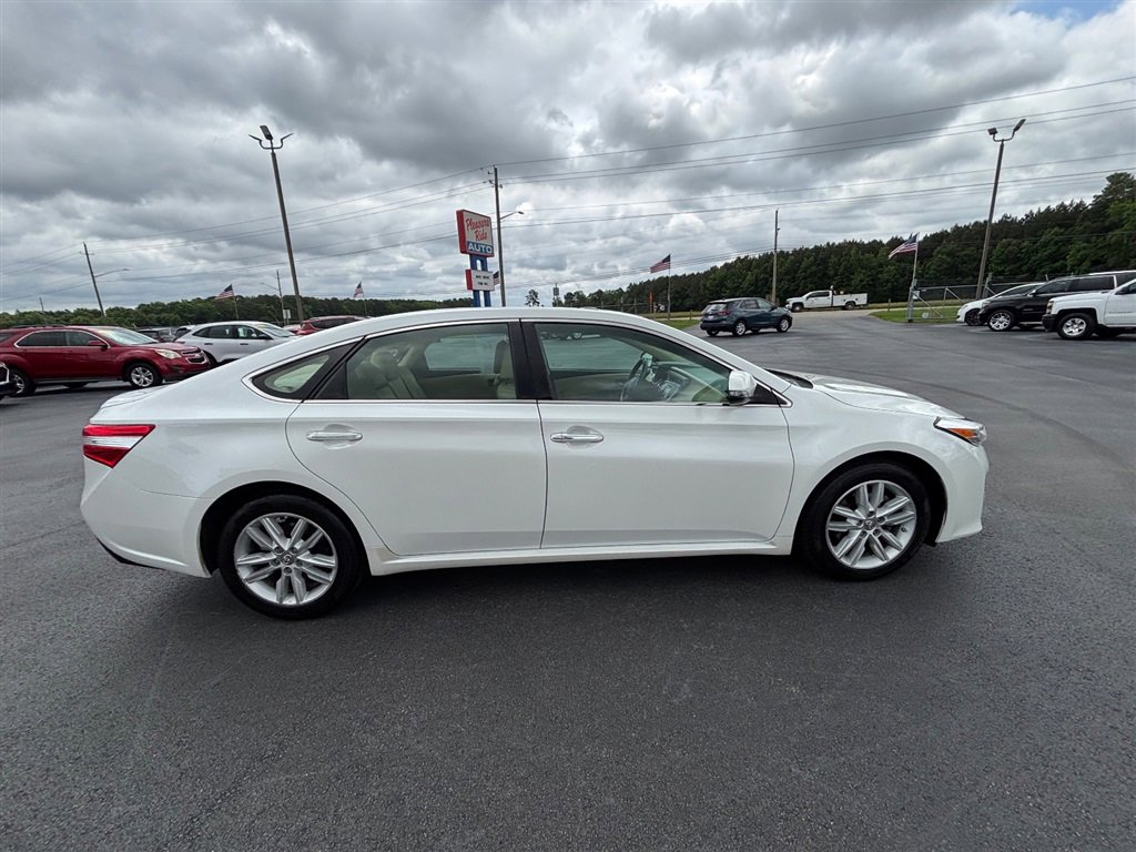 Used 2014 Toyota Avalon XLE Premium FWD image 8