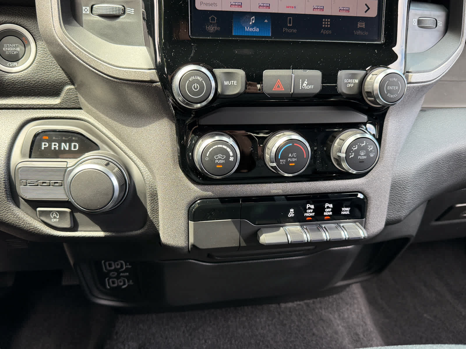Used 2026 RAM 1500 Express RWD image 19