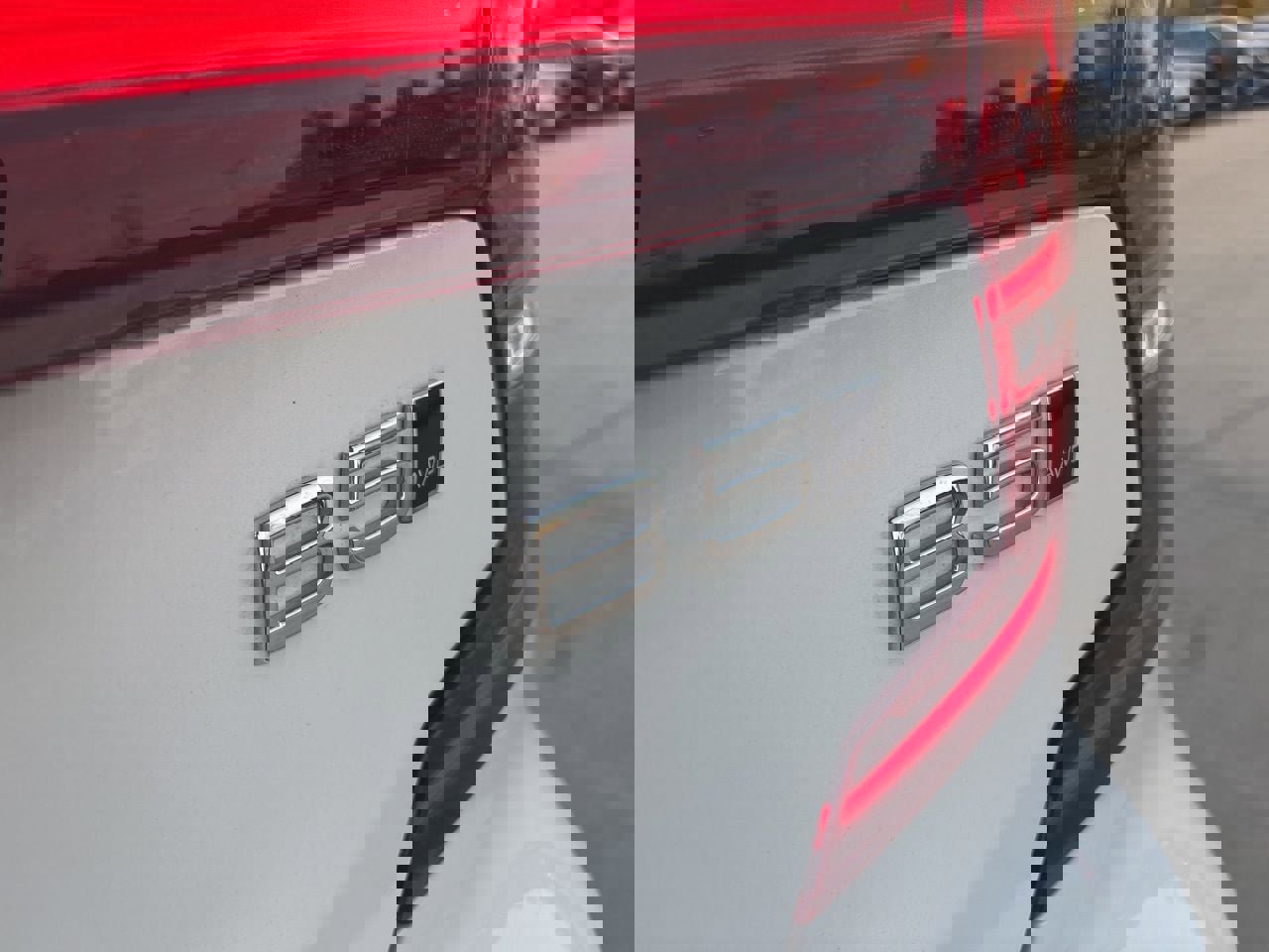 Used 2025 Volvo S60 B5 Plus image 9