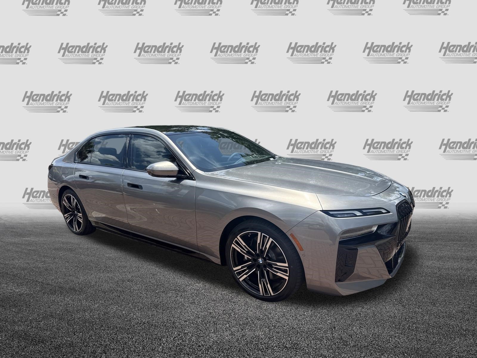 New 2026 BMW 750e xDrive AWD/4WD image 2