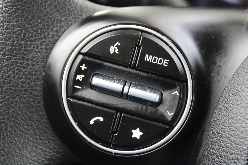 Certified 2025 Kia Soul LX FWD image 25
