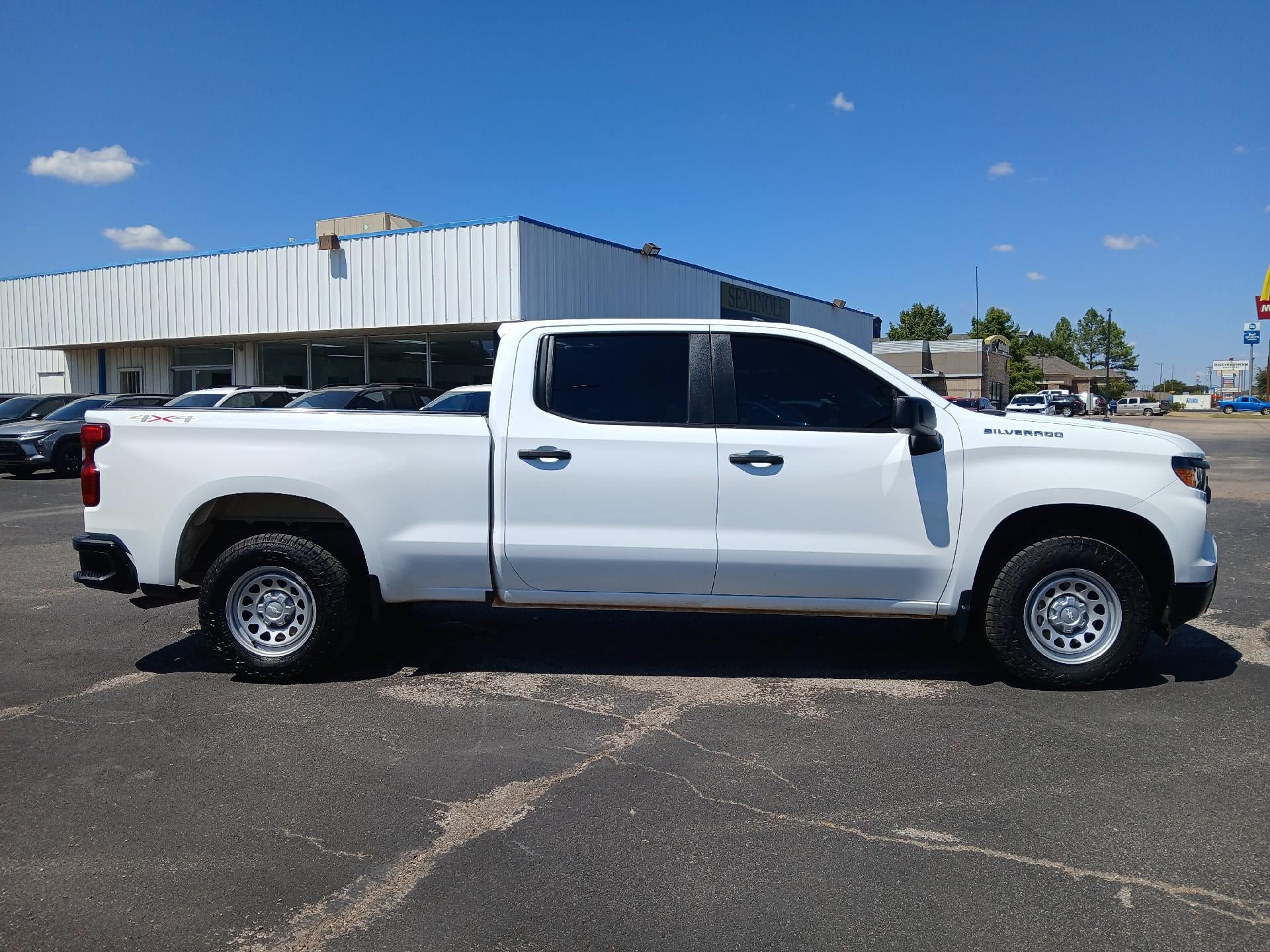 Used 2023 Chevrolet Silverado 1500 W/T w/ Trailering Package AWD/4WD image 9