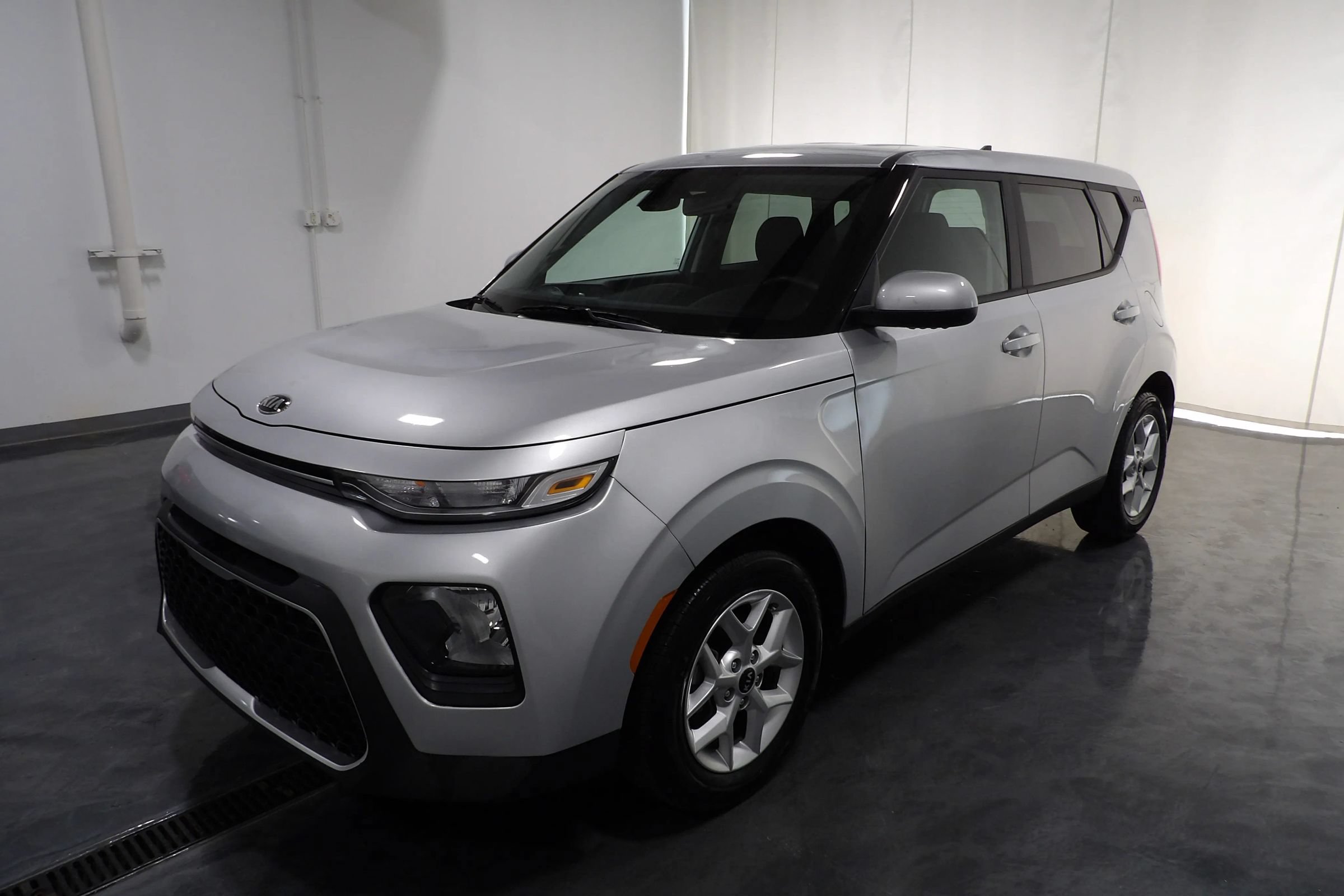 Used 2021 Kia Soul S FWD image 3