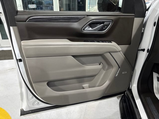 Used 2023 GMC Yukon XL SLT AWD/4WD image 15