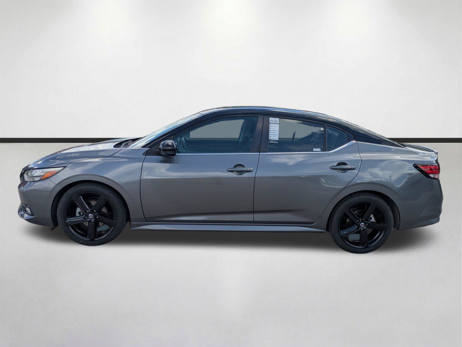 Used 2023 Nissan Sentra SR w/ Midnight Edition Package FWD image 8
