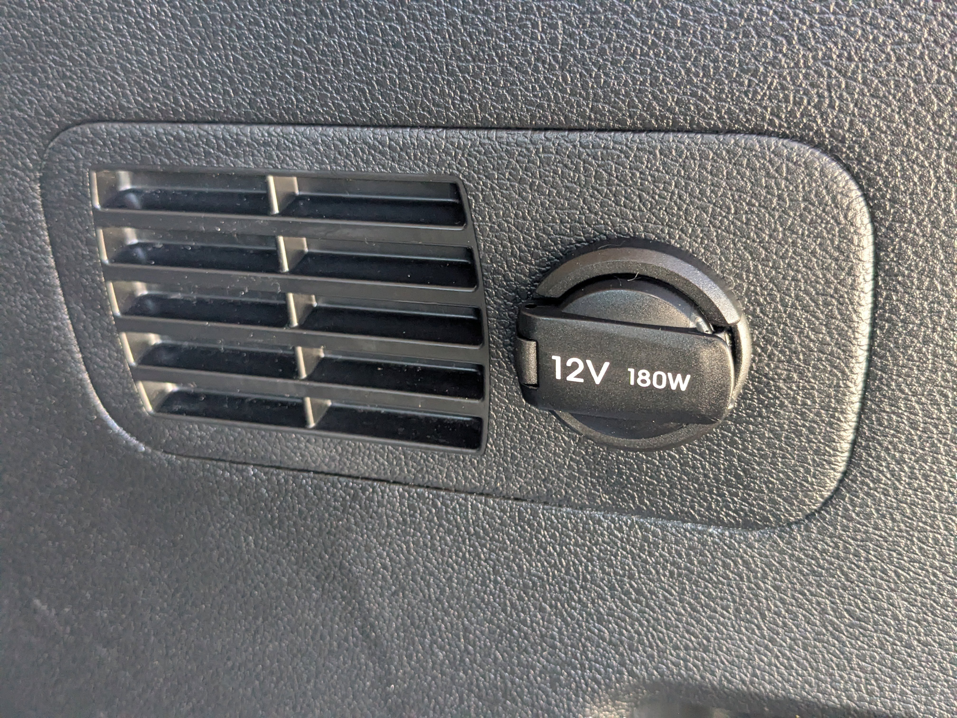 Used 2019 Hyundai Santa Fe SEL FWD image 15