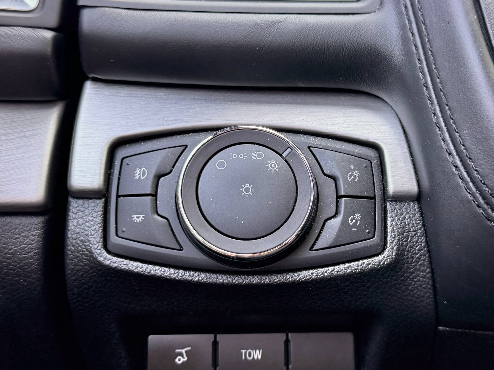 Used 2019 Ford Explorer Platinum AWD/4WD image 22