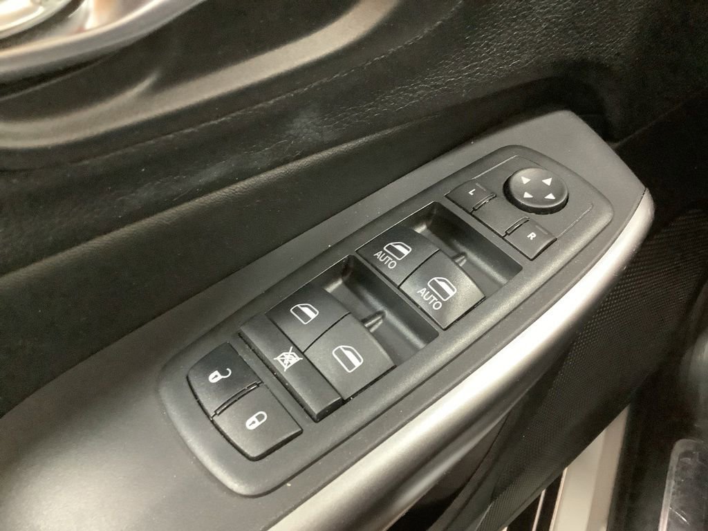 Used 2021 Jeep Cherokee Limited image 15