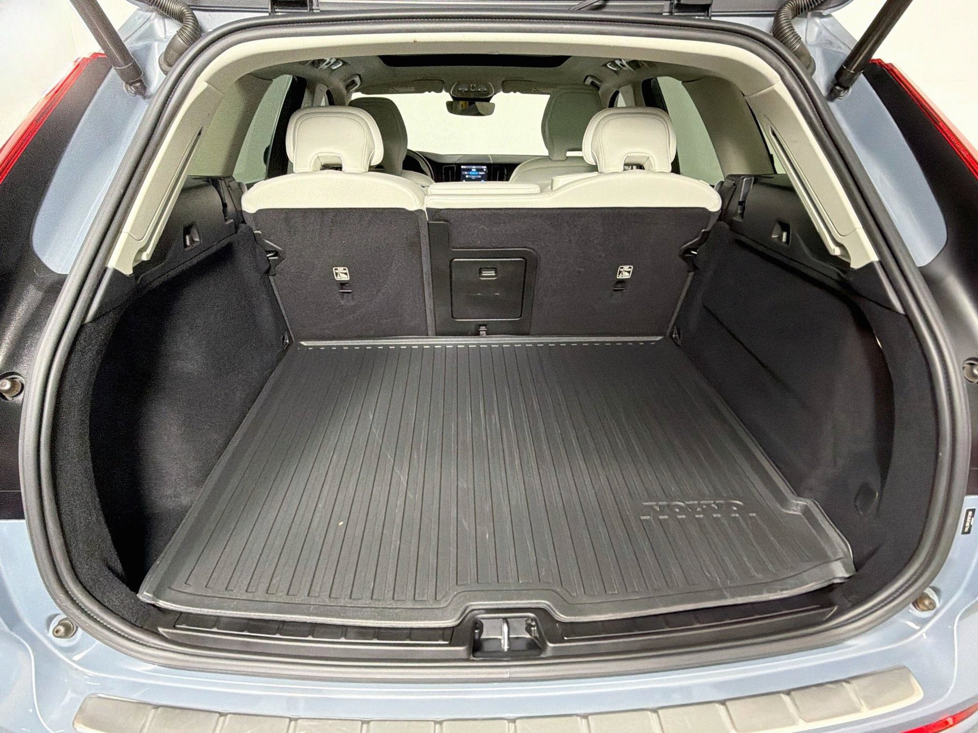 Certified 2024 Volvo XC60 B5 Core w/ Protection Package Premier AWD/4WD image 27
